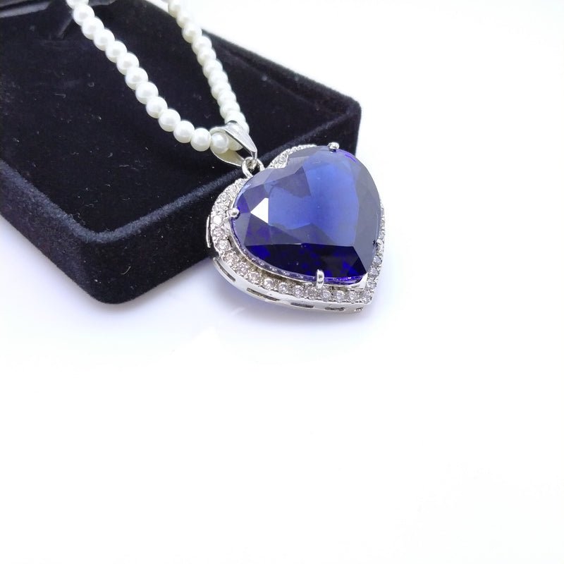 Titanic Pendant 925S with Pearl string and White Gold Plated.