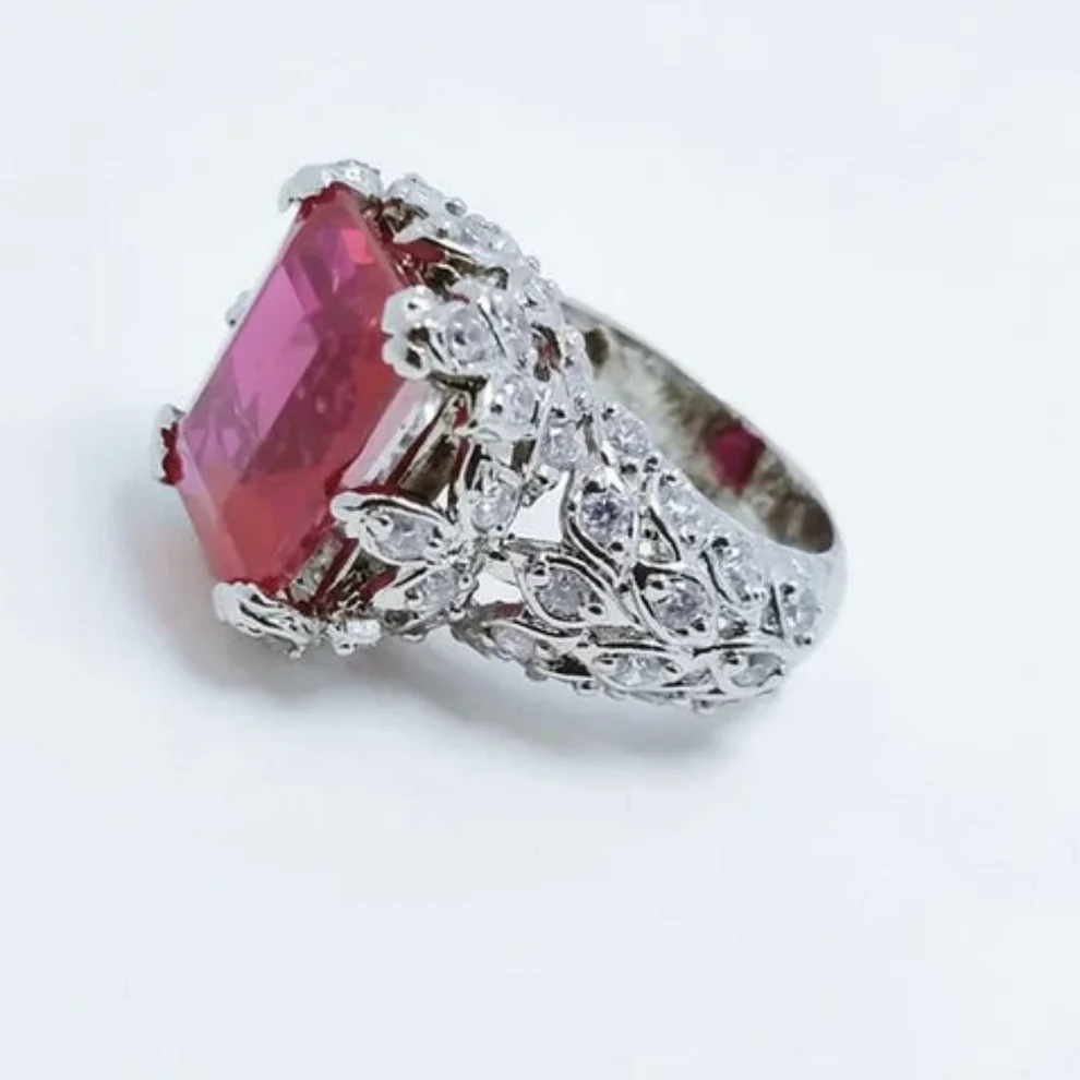 Ring with Zircon and Synthetic Ruby. - Image 2