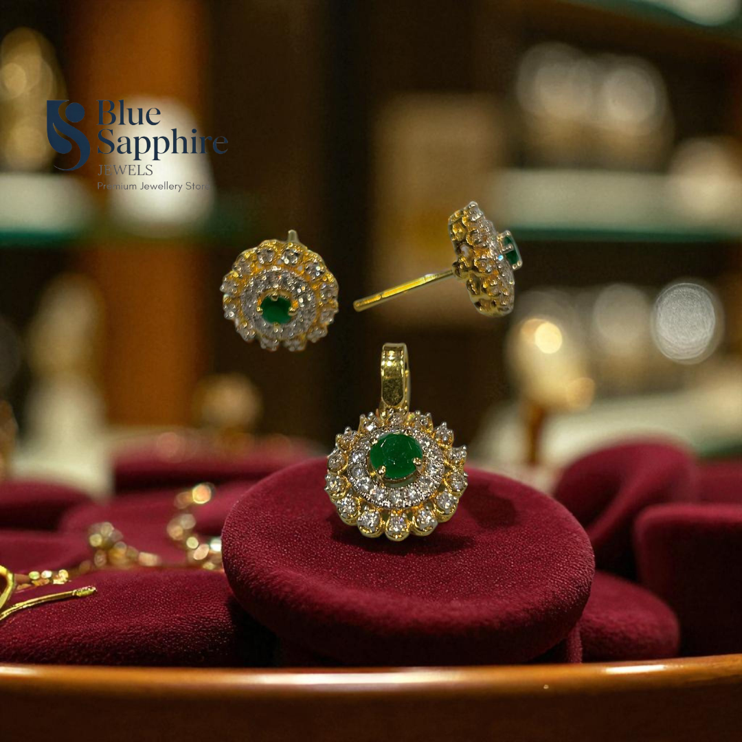 Emerald Radiance Pendant Set - Image 2